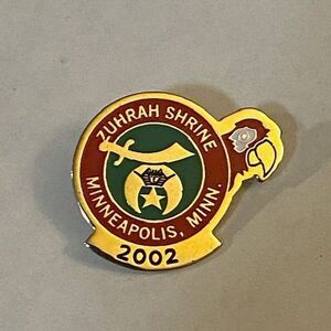 Shriners Zuhrah Shrine Minneapolis Minnesota MN Parrot Lapel Pin 2002 Vintage